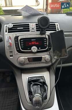 Внедорожник / Кроссовер Ford Kuga 2011 в 