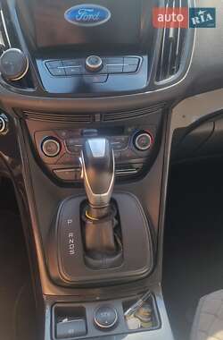 Внедорожник / Кроссовер Ford Kuga 2019 в 