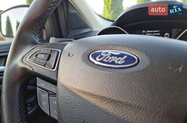 Внедорожник / Кроссовер Ford Kuga 2017 в 
