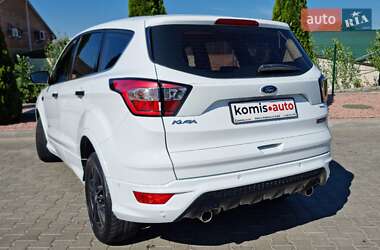 Внедорожник / Кроссовер Ford Kuga 2017 в 