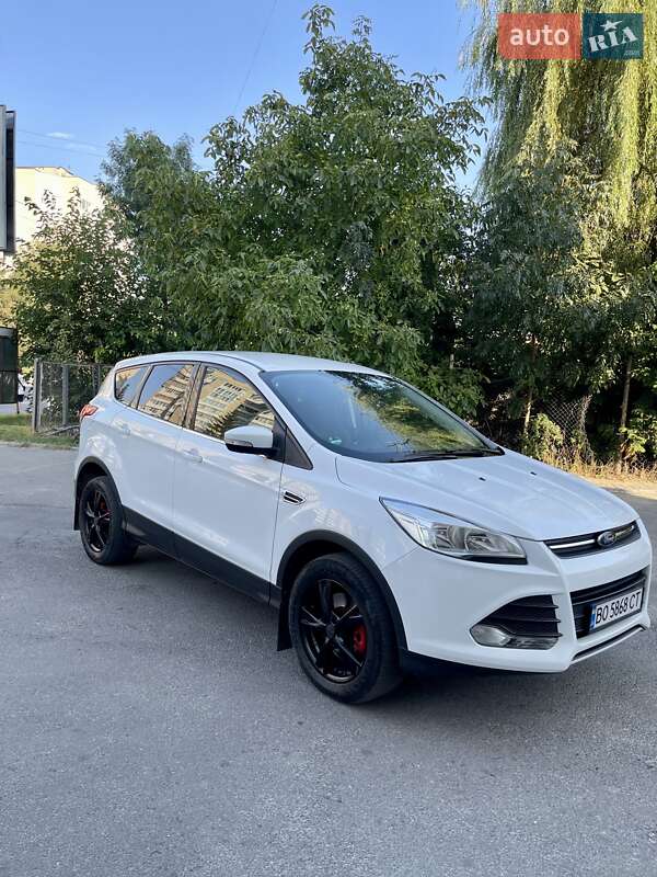 Внедорожник / Кроссовер Ford Kuga 2016 в Тернополе