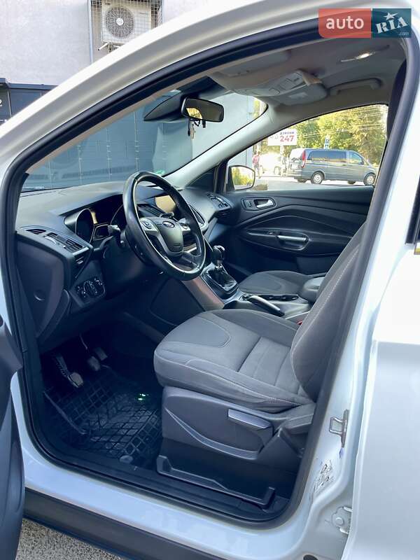 Внедорожник / Кроссовер Ford Kuga 2016 в Тернополе