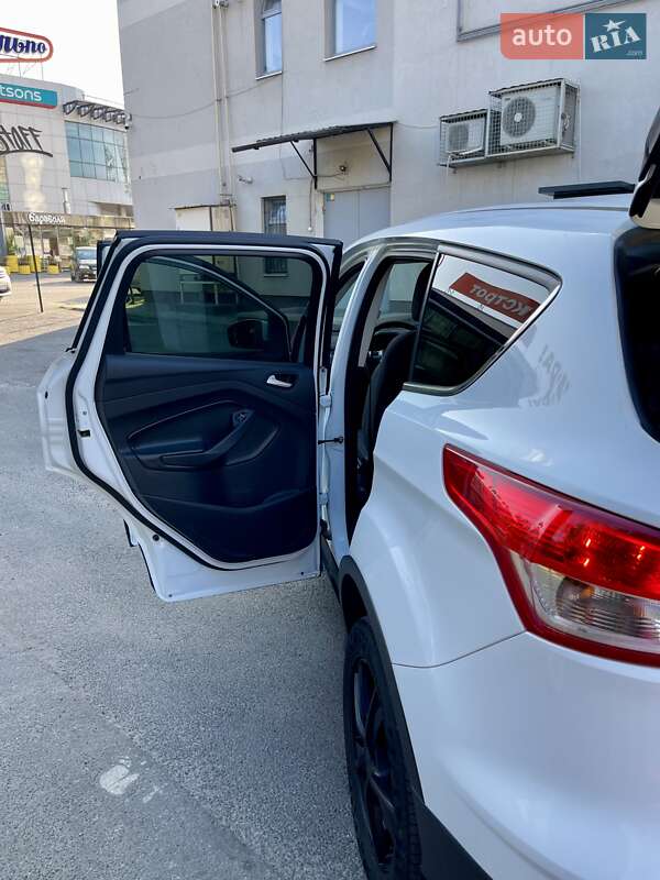 Внедорожник / Кроссовер Ford Kuga 2016 в Тернополе