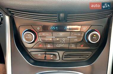 Внедорожник / Кроссовер Ford Kuga 2019 в 
