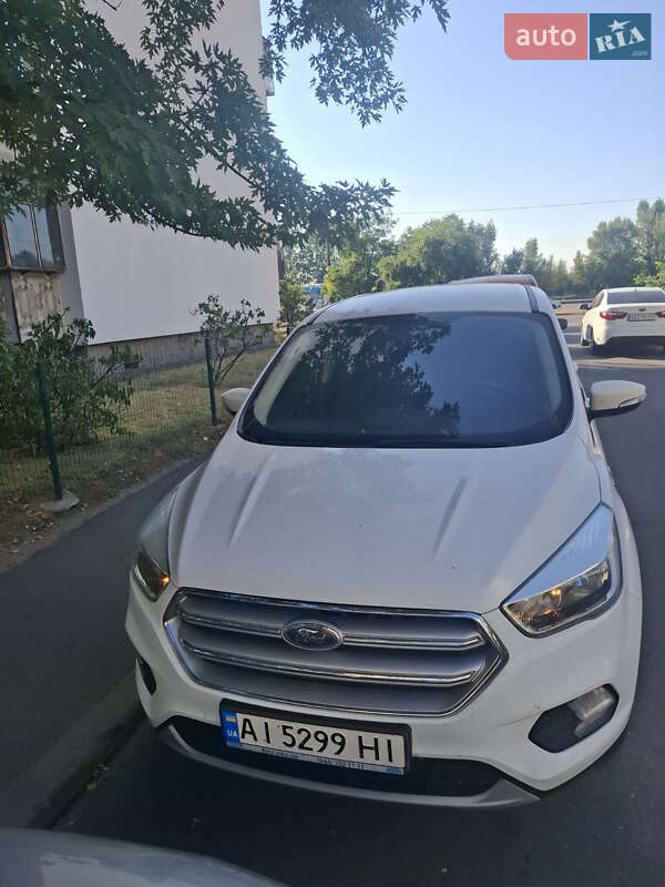 Внедорожник / Кроссовер Ford Kuga 2017 в Киеве фото 3 Внедорожник / Кроссовер Ford Kuga 2017 в Киеве