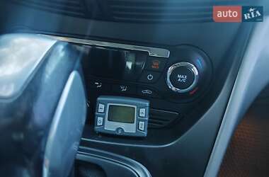 Внедорожник / Кроссовер Ford Kuga 2013 в 