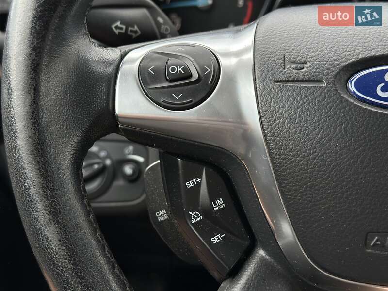 Позашляховик / Кросовер Ford Kuga 2013 в Чернівцях