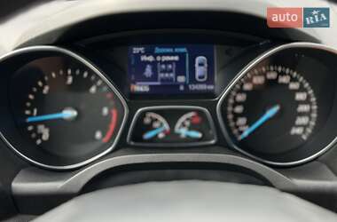 Внедорожник / Кроссовер Ford Kuga 2013 в 