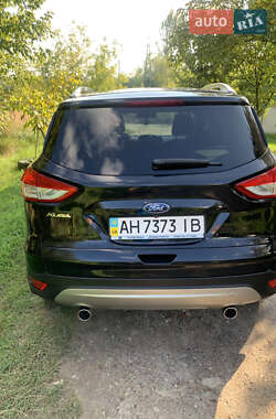 Внедорожник / Кроссовер Ford Kuga 2015 в 