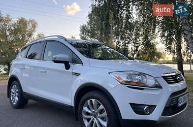 Внедорожник / Кроссовер Ford Kuga 2011 в 
