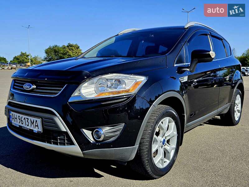 Внедорожник / Кроссовер Ford Kuga 2011 в 