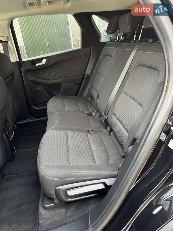 Внедорожник / Кроссовер Ford Kuga 2021 в Бродах