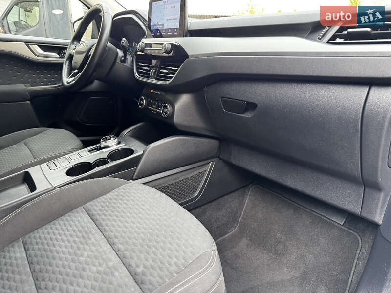 Внедорожник / Кроссовер Ford Kuga 2021 в Бродах