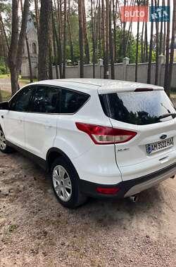 Внедорожник / Кроссовер Ford Kuga 2016 в 