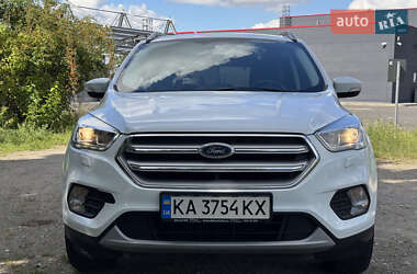Внедорожник / Кроссовер Ford Kuga 2018 в Сумах