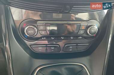 Позашляховик / Кросовер Ford Kuga 2015 в Косові
