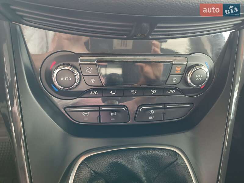 Позашляховик / Кросовер Ford Kuga 2015 в Косові