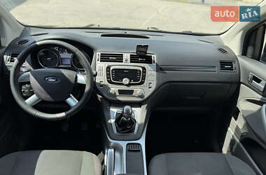 Внедорожник / Кроссовер Ford Kuga 2012 в 