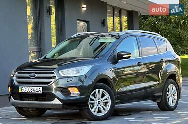 Внедорожник / Кроссовер Ford Kuga 2017 в 