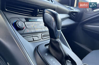 Внедорожник / Кроссовер Ford Kuga 2017 в 