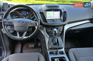 Внедорожник / Кроссовер Ford Kuga 2017 в 