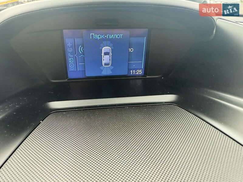 Внедорожник / Кроссовер Ford Kuga 2015 в Луцке