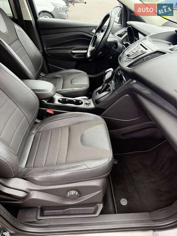 Внедорожник / Кроссовер Ford Kuga 2015 в Луцке