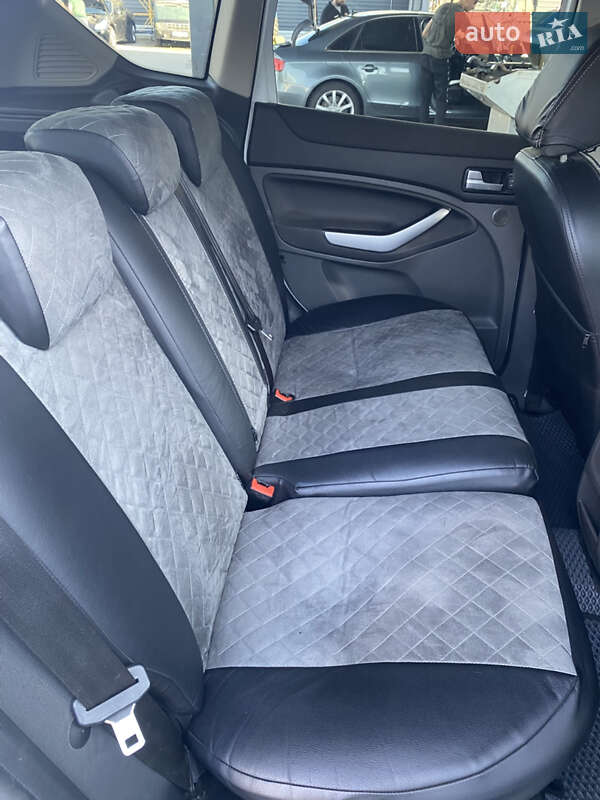 Внедорожник / Кроссовер Ford Kuga 2012 в Сумах