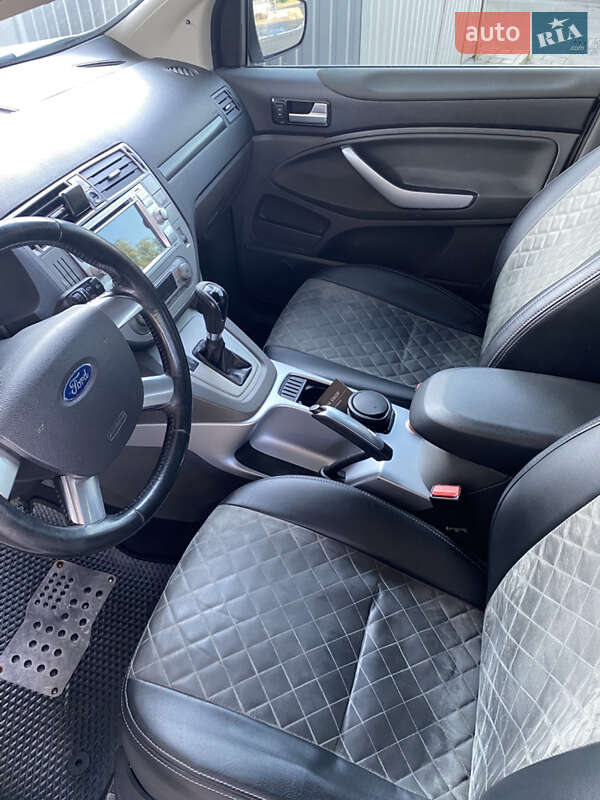 Внедорожник / Кроссовер Ford Kuga 2012 в Сумах