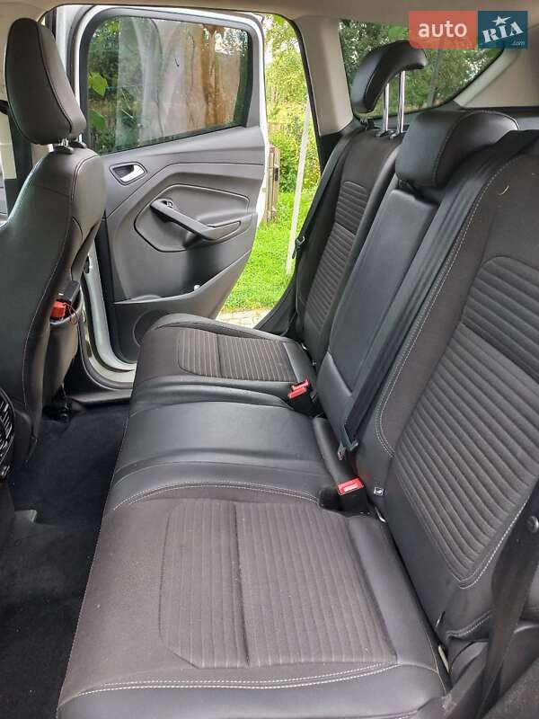 Позашляховик / Кросовер Ford Kuga 2019 в Києві