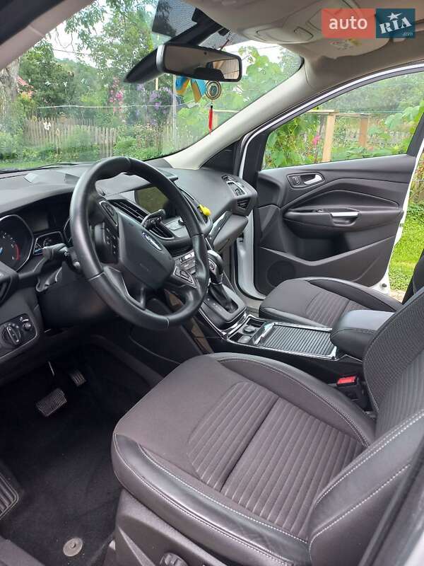 Позашляховик / Кросовер Ford Kuga 2019 в Києві