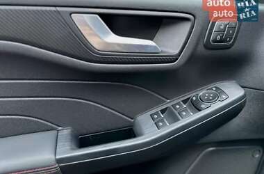 Позашляховик / Кросовер Ford Kuga 2025 в 