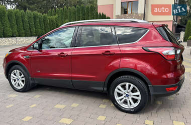 Внедорожник / Кроссовер Ford Kuga 2017 в 