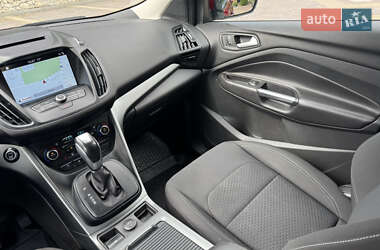 Внедорожник / Кроссовер Ford Kuga 2017 в 