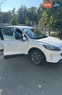 Внедорожник / Кроссовер Ford Kuga 2020 в 