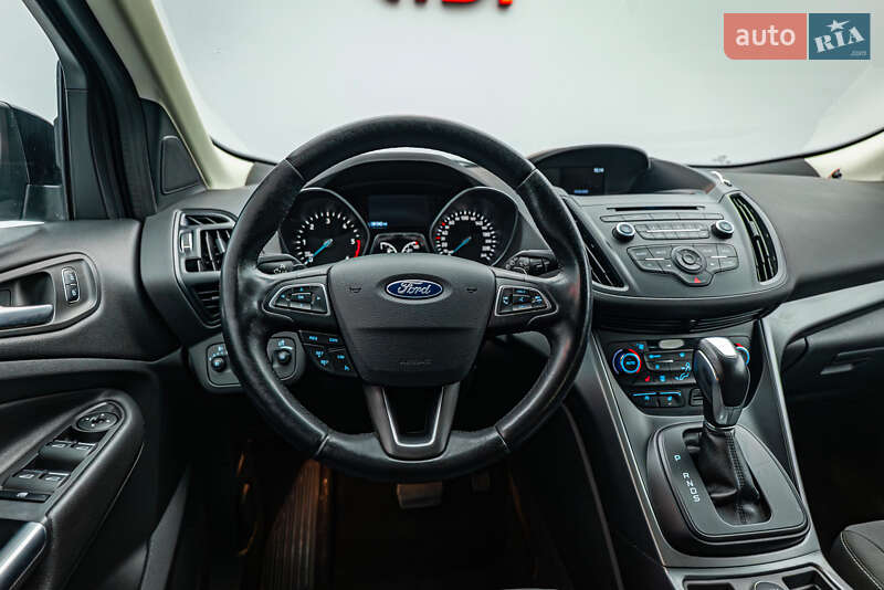 Внедорожник / Кроссовер Ford Kuga 2017 в Киеве