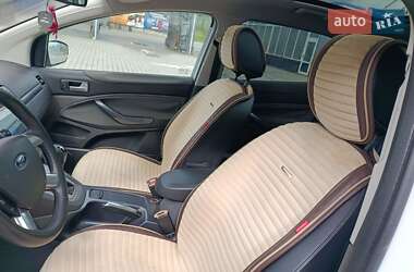 Внедорожник / Кроссовер Ford Kuga 2011 в 