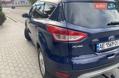 Внедорожник / Кроссовер Ford Kuga 2013 в 