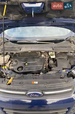 Внедорожник / Кроссовер Ford Kuga 2013 в 