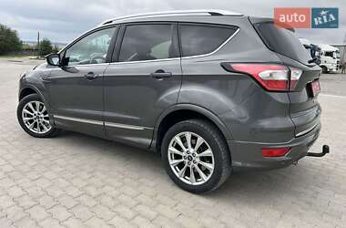 Внедорожник / Кроссовер Ford Kuga 2017 в 