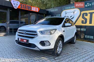 Внедорожник / Кроссовер Ford Kuga 2017 в 