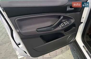 Внедорожник / Кроссовер Ford Kuga 2010 в 