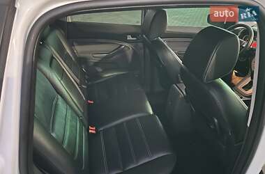 Внедорожник / Кроссовер Ford Kuga 2010 в 
