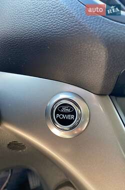 Внедорожник / Кроссовер Ford Kuga 2013 в 