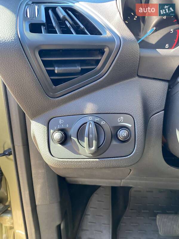 Внедорожник / Кроссовер Ford Kuga 2013 в Киеве