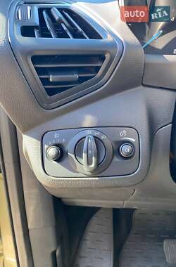 Внедорожник / Кроссовер Ford Kuga 2013 в 