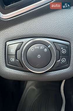 Внедорожник / Кроссовер Ford Kuga 2013 в 
