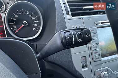 Внедорожник / Кроссовер Ford Kuga 2011 в 