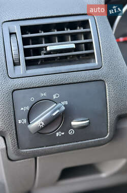 Внедорожник / Кроссовер Ford Kuga 2012 в 