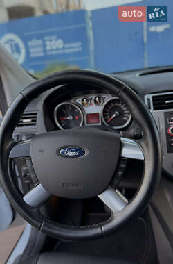 Внедорожник / Кроссовер Ford Kuga 2012 в 